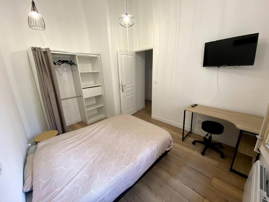 - 3 Parking Privee -wifi -clim * Béziers
